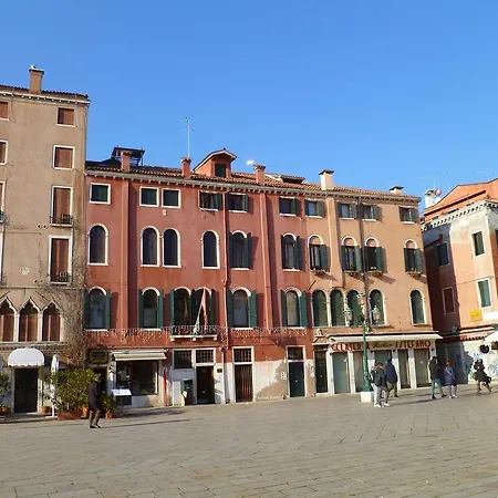 Venicein * Venise