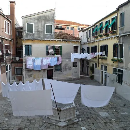 Venicein Appartement *